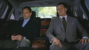 Mit Morlands (John Noble, r.) Hilfe k&ouml;nnen Sherlock (Jonny Lee Miller, l.) und Watson den komplizierten Fall um ein Attentat vielleicht schneller l&ouml;sen. Doch welche Hintergedanken hat Morland mit seiner Unterst&uuml;tzung?
