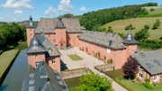 Der Traum vom Schloss – Zwei Wohnungen haben sich Peter und Sebastian Meyer in Schloss Adolfsburg in Kirchhundem-Oberhundem gekauft.