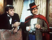 Mission undercover: Jonathan Hart (Robert Wagner, l.) und sein Freund Jorge (Gilbert Roland, r.) ...