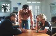 "Soko Kitzbühel", "Die Braut und der Tod (2)." Immer dramatischer entwickelt sich die Familienfehde ... Im Bild (v.li.): Peter Kremer (Stefan Walter), Hans Sigl (Andreas Blitz), Kristina Sprenger (Karin Kofler). "Soko Kitzbühel", "Die Braut und der Tod (2)." Immer dramatischer entwickelt sich die Familienfehde ... Im Bild (v.li.): Peter Kremer (Stefan Walter), Hans Sigl (Andreas Blitz), Kristina Sprenger (Karin Kofler).