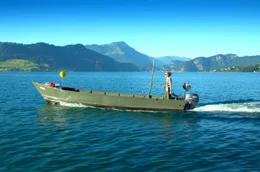 Sabina Hofer ist eine der letzten noch verbliebenen Berufsfischerinnen auf dem Vierwaldst&auml;ttersee.