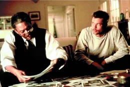 L-R: Somerset (Morgan Freeman), Mills (Brad Pitt)