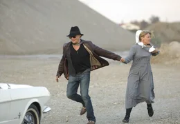 Auf der Flucht: Anna (Mariele Millowitsch) und Kristos (Martin Feifel).