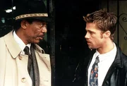 L-R: Somerset (Morgan Freeman), Mills (Brad Pitt)