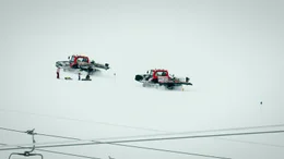 Pistenrauben im Skigebiet.