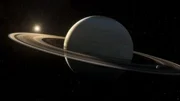 Weit hinter dem Jupiter liegt der Saturn. Der Planet mit seinen zahlreichen Monden und Ringen ist fast wie ein Miniatur-Sonnensystem.