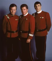 L-R: McCoy (DeForest Kelley), Kirk (William Shatner) und Spock (Leonard Nimoy)