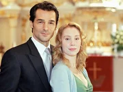 MDR Fernsehen WEN DIE LIEBE TRIFFT, am Freitag (14.02.14) um 12:30 Uhr. Franka (Franziska Petri) hat sich unsterblich in den verheirateten Porzellandesigner Luca (Erol Sander) verliebt.