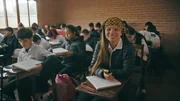 Ada begleitet ihren Cousin in die Schule in Bolivien.