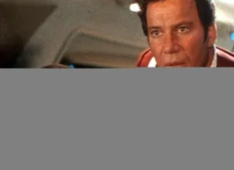 Um das Leben der Enterprise-Besatzung zu retten, hat Mr. Spock sein Leben geopfert. Entsetzt erfahren Chekov (Walter Koenig, l.) und Captain Kirk (William Shatner, r.) von seinem Tod und machen sich auf den Weg, den Leichnam von Mr. Spock zu suchen, um ihn auf Vulkan zu beerdigen ...