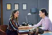 Simone (Tatjana Clasing) muss sich vor Jenny (Kaja Schmidt-Tychsen) eingestehen, gescheitert zu sein.