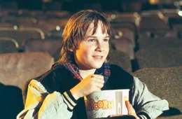 In jeder freien Minute geht Danny (Austin O'Brian) ins Kino. Er ist totaler Fan von Actionfilmen.