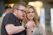 Regisseur Jim Field Smith, Alice Eve (Molly).