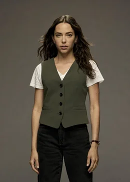 Special Agent Lala Dominguez (Mariel Molino)