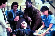 L-R: Martin Riggs (Mel Gibson), Leo Getz (Joe Pesci) und Roger Murtaugh (Danny Glover)