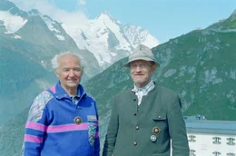 Toni Gliber und Sepp Lackner vor dem Glocknerhaus.