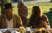 L-R: Alex (Jeremy Irons) und Lucy Harmon (Liv Tyler)
