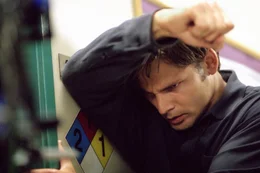 Dr. Bruce Banner (Eric Bana) muss lernen seine Wut zu beherrschen, sonst verwandelt er sich unkontrolliert in den gr&uuml;nen Hulk.