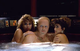 Martys Gegenspieller Biff (Thomas F. Wilson) ist auf dubiose Art und Weise reich geworden..