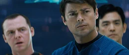 v.li.: Scotty (Simon Pegg), Bones (Karl Urban), Sulu (John Cho)