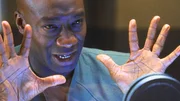 &Uuml;berf&uuml;hrt der Fingerabdruck auf der Tatwaffe den Bauarbeiter Quinn Sullivan (Michael Clarke Duncan) des Mordes?