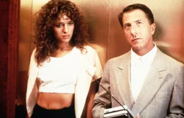 Charlies Frau Susannah (Valeria Golino, l.) wundert sich &uuml;ber Raymonds (Dustin Hoffman, r.) au&szlig;ergew&ouml;hnliches Talent ..._Titel: Rain Man