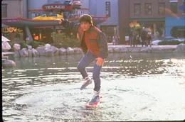 Marty McFly (Michael J. Fox )