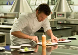 Adam Jones (Bradley Cooper)