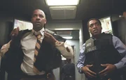 Werden zu einem ganz besonderen Fall gerufen: Detective Keith Frazier (Denzel Washington, l.) und Detective Bill Mitchell (Chiwetel Ejiofor, r.) ...