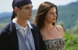 L-R: Alex (Jeremy Irons) und Lucy Harmon (Liv Tyler)