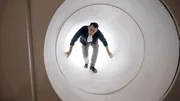 ORF-Korrespondent Christophe Kohl im Fluchttunnel eines luxuriösen Bunkers in Texas. ORF-Korrespondent Christophe Kohl im Fluchttunnel eines luxuriösen Bunkers in Texas.