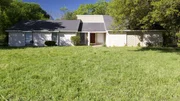 Bleibt dieses Haus doch in der Familie? Joannas Schwester möchte mit ihrer Familie zurück nach Waco ziehen und das Timing könnte nicht besser sein ... Bleibt dieses Haus doch in der Familie? Joannas Schwester möchte mit ihrer Familie zurück nach Waco ziehen und das Timing könnte nicht besser sein ...