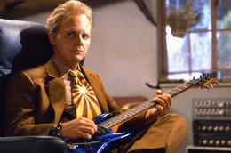 Marty (Michael J. Fox) reist in die Zukunft, um seinem &auml;lteren Ich zu helfen. Doch bei seiner R&uuml;ckkehr ins Jahr 1985 findet er eine Parallelwelt vor. Marty ist klar: Die Ursache liegt in der Zukunft.