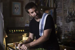 Der abgehalfterte Sternekoch Adam Jones (Bradley Cooper) will in London neu anfangen. W&auml;hrend seine Konkurrenten ihn l&auml;ngst abgeschrieben haben, strebt er selbst nach dem dritten Michelin-Stern ...