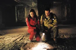 L-R: Alexa Woods ( Sanaa Lathan) und Sebastian de Rosa (Raoul Bova)