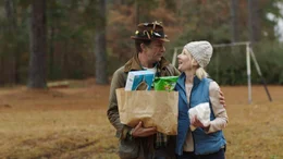 Paul (Thomas Jane) und Wendy (Anne Heche) haben f&uuml;r ihren Camping-Aufenthalt an einem See eingekauft, doch bei ihrer R&uuml;ckkehr ist nichts mehr, wie vorher.