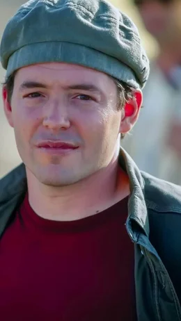 Dr. Niko Tatopoulos (Matthew Broderick)