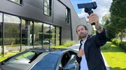 Jerome Böker dreht ein Video mit einem Lamborghini für YouTube. Jerome Böker dreht ein Video mit einem Lamborghini für YouTube.