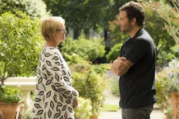 Kann Dr. Rosshilde (Emma Thompson, l.) Adam (Bradley Cooper, r.) klarmachen, dass er dringend lernen muss mit Entt&auml;uschungen umzugehen? Denn ein dritter Michelin-Stern ist nicht leicht zu ergattern ...; Kann Dr. Rosshilde (Emma Thompson, l.) Adam (Bradley Cooper, r.) klarmachen, dass er dringend lernen muss mit Entt&auml;uschungen umzugehen? Denn ein dritter Michelin-Stern ist nicht leicht zu ergattern ...