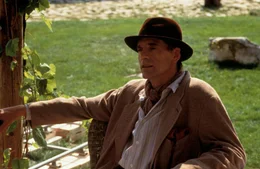 Alex (Jeremy Irons)