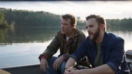 Paul (Thomas Jane, l.) und Eric (Kristopher Wente, r.) kurz bevor sie in Streit geraten und auf dem See kentern.