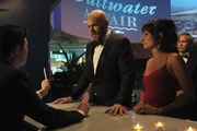Joel McHale as Frank, Grace Palmer as Victoria