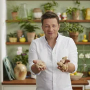 Die richtige Ernährung kann unser Leben nicht nur verändern, sondern es auch verlängern. Nach seiner Reise durch die Welt kehrt Jamie Oliver in die Heimat England zurück und gibt er den gesunden Gerichten den typischen Jamie Oliver-Twist ... Die richtige Ernährung kann unser Leben nicht nur verändern, sondern es auch verlängern. Nach seiner Reise durch die Welt kehrt Jamie Oliver in die Heimat England zurück und gibt er den gesunden Gerichten den typischen Jamie Oliver-Twist ...