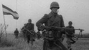 Soldaten an der ungarischen Grenze 1956. Soldaten an der ungarischen Grenze 1956.