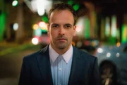 Holmes (Jonny Lee Miller) und Watson sind auf der Jagd nach einem Computerhacker, der drei Menschen auf dem Gewissen hat.