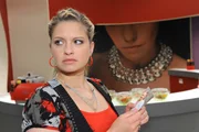 Wird sie Enriques wahre Identität aufdecken? Mia (Josephine Schmidt) ...