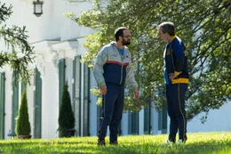 L-R: David Schultz (Mark Ruffalo), John du Pont (Steve Carell)