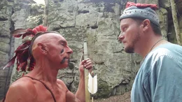 Madoc soll im Gebiet der Fl&uuml;sse Tennessee und Ohio auf ein indigenes Volk getroffen sein, das sich den Walisern anschloss. Die angeblich nach Madoc benannten Mandan wurden sp&auml;ter von europ&auml;ischen Forschern als Menschen mit ungew&ouml;hnlich heller Haut, blauen Augen und teilweise sogar blonden Haaren beschrieben.