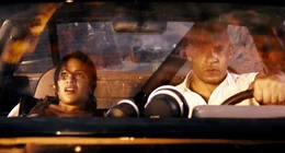 Letty Ortiz (Michelle Rodriguez) und Dominic Toretto (Vin Diesel) bei ihrem spektakul&auml;ren Raub eines Tanklastwagens.