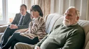 Mark Bradwell (Steven Robertson, l.) und Stella Bradwell (Sunetra Sarker, M.) m&ouml;chten unbedingt wissen, ob der Todesfall des Kommissars mit dem Mord ihres Schwagers zusammenh&auml;ngt. Bill Bradwell (James Cosmo, r.) zeigt dagegen mehr Verst&auml;ndnis gegen&uuml;ber Lisa Armstrong.